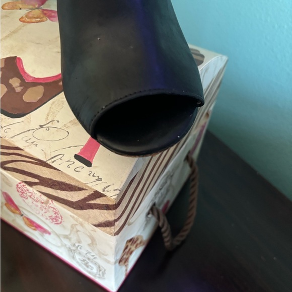 Michael Kors, black leather, size 9 - Picture 7 of 14